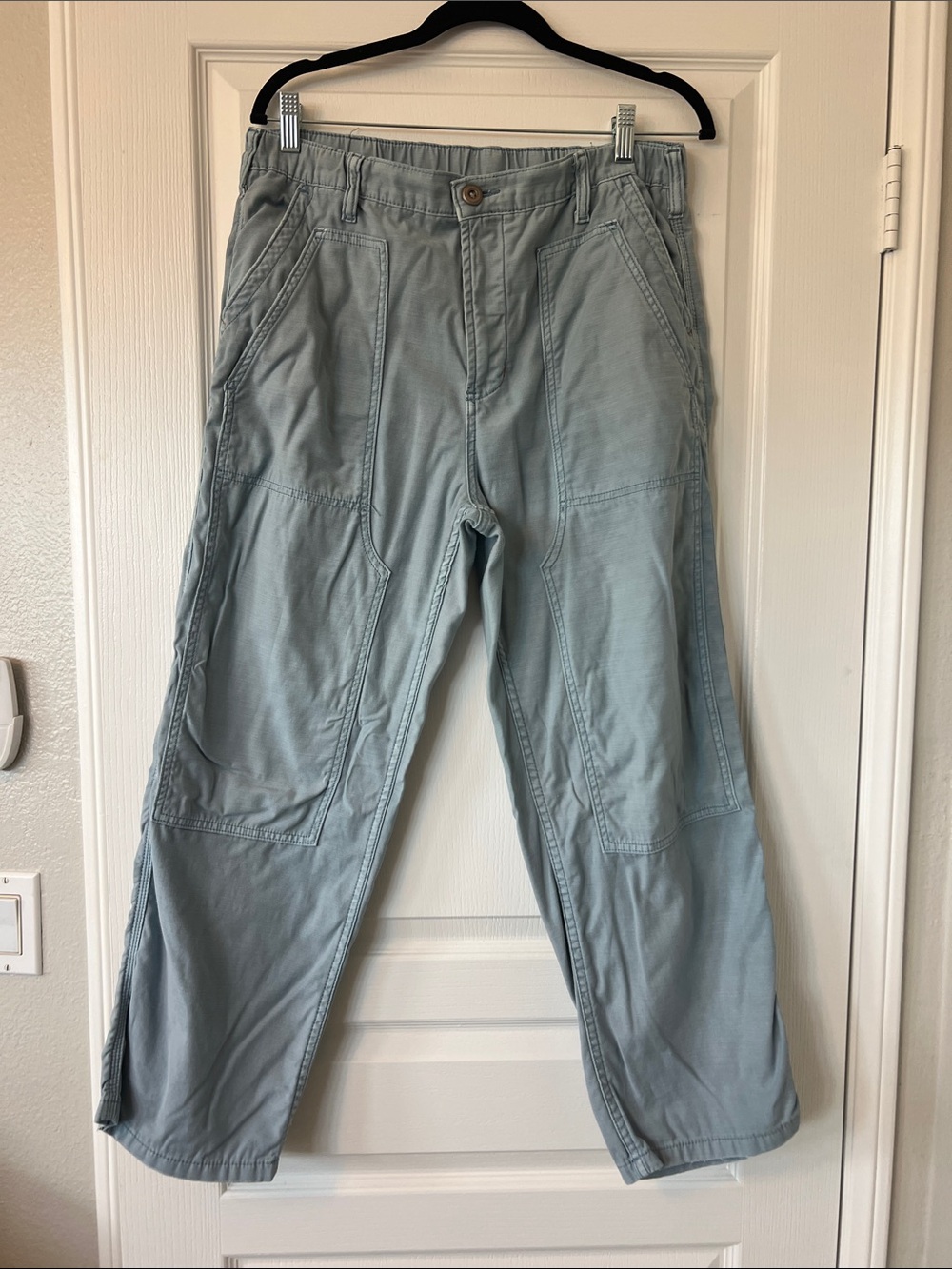 EUC Pilcro The Roamer size 30 dusty blue cargo pants
